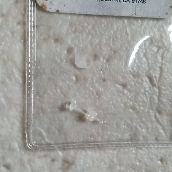 16G Labret Clear - Picture 2 of 4